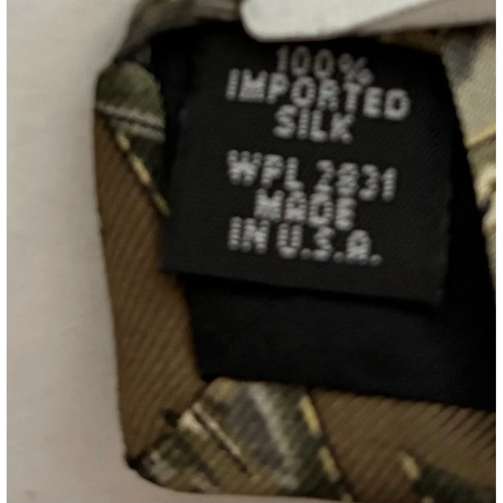 Basics By Croft & Barrow Mens 100% Silk Tie Brown Tan Gray Geometric Diamond USA